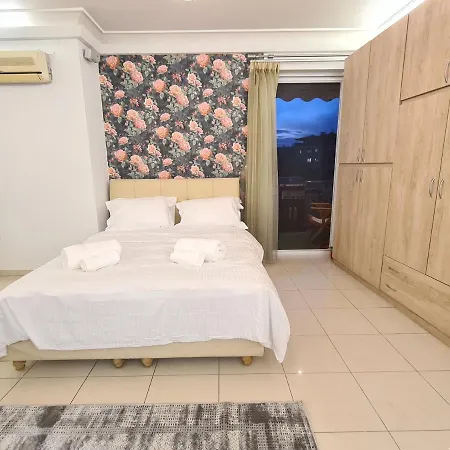 אתונה Sunny Home Private Jacuzzi Hydromassage Acropolis & Lycabettus Far View Parking 300M Metro Peristeri מראה חיצוני תמונה