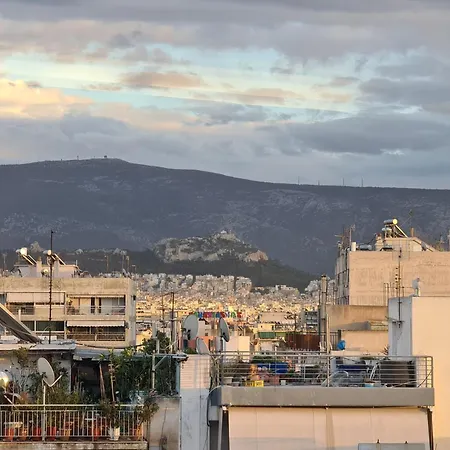 אתונה Sunny Home Private Jacuzzi Hydromassage Acropolis & Lycabettus Far View Parking 300M Metro Peristeri מראה חיצוני תמונה