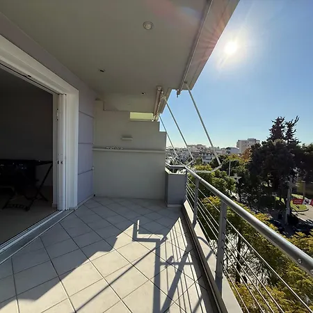 אתונה Sunny Home Private Jacuzzi Hydromassage Acropolis & Lycabettus Far View Parking 300M Metro Peristeri חדר תמונה