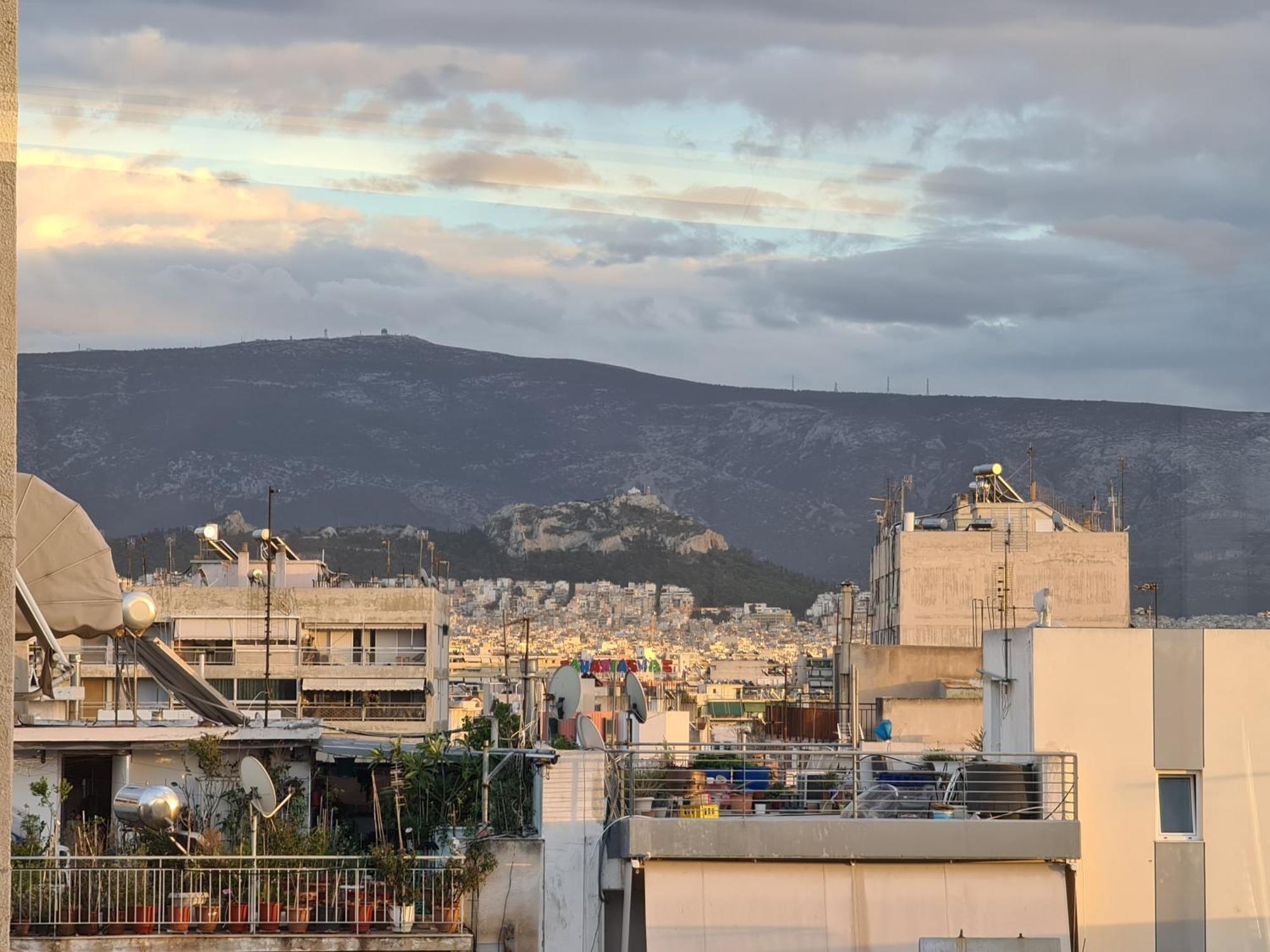 Sunny Private Jacuzzi Hydromassage Acropolis & Lycabettus Far View Parking 300m Metro Peristeri Athènes