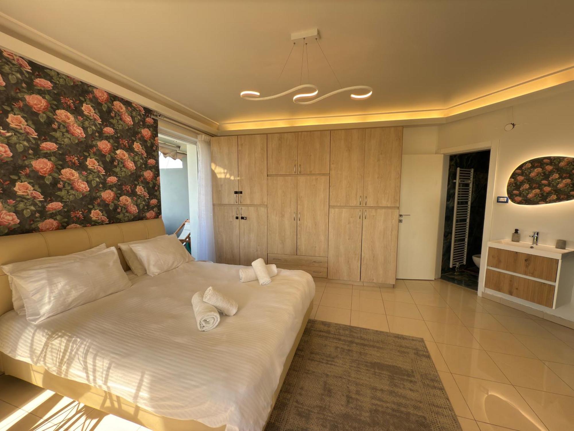 Appartement Sunny Private Jacuzzi Hydromassage Acropolis & Lycabettus Far View Parking 300m Metro Peristeri Athènes